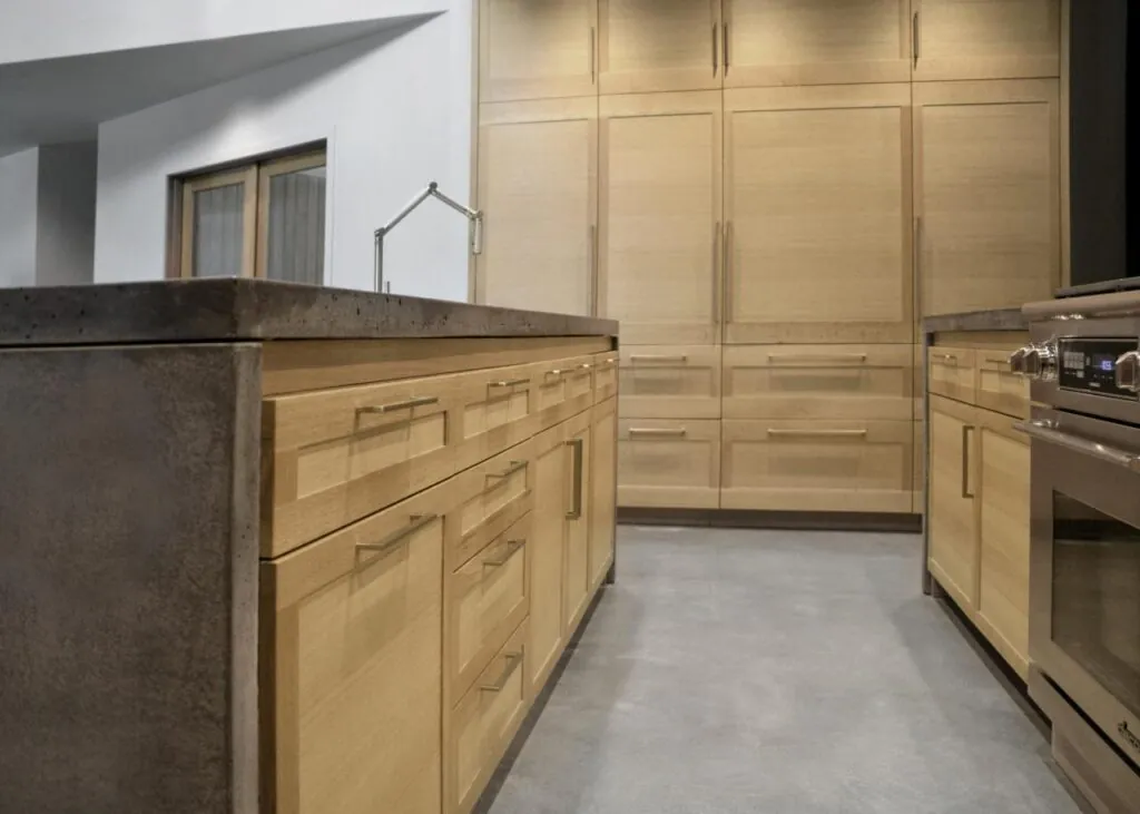 oak kitchen cabinets