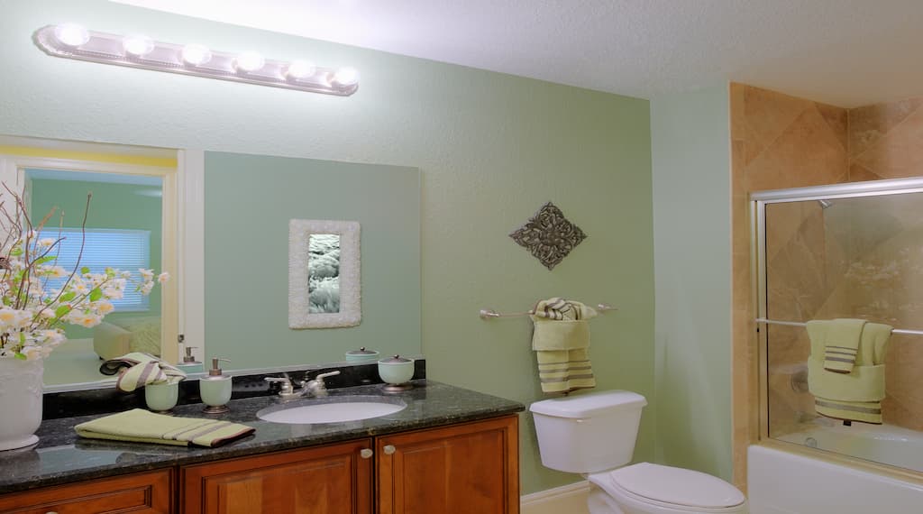 Traditional Bathroom Decor Ideas